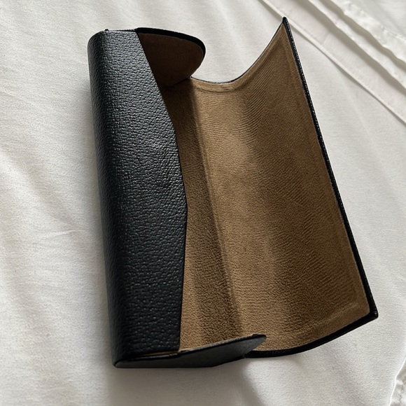 Burberry Case Sunglasses - Picture 4 of 5